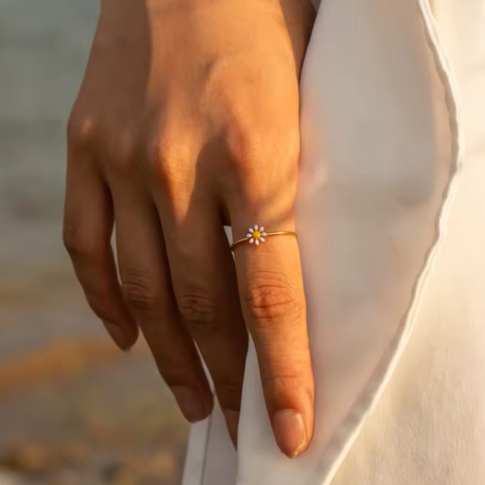 ◾️18K Gold Plated Daisy Drop Oil Open Ring